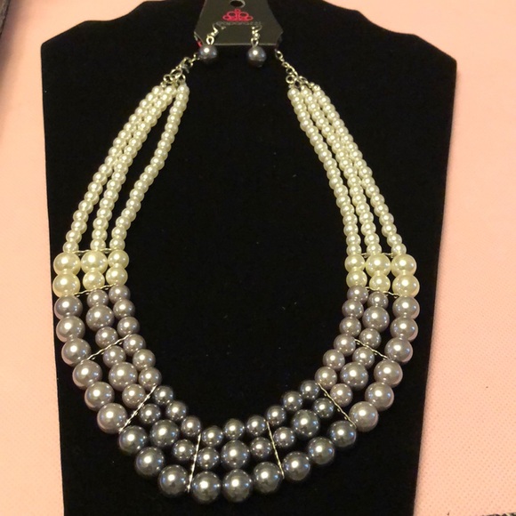 Pearl Necklace - Picture 1 of 2